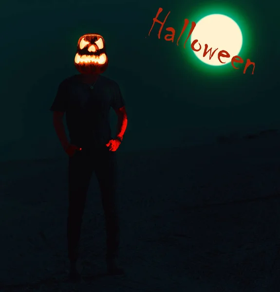 Hirviö Jack Lyhty Autiomaassa Yöllä Halloween — kuvapankkivalokuva