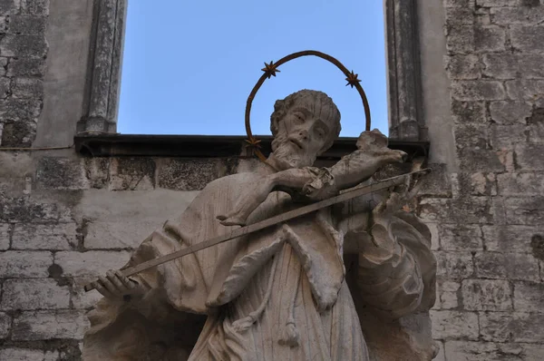 Una Vecchia Statua Nello Storico Convento Carmo Lisbona Portogallo — Foto Stock