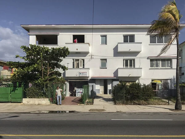 Haban Cuba 2021 Una Vista Fachada Edificio Reparación Miramar Bajo — Foto de Stock