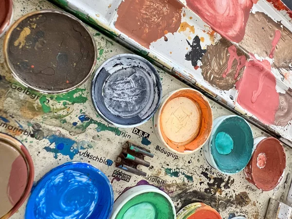 Closeup Shot Dirty Watercolor Paints — Foto Stock