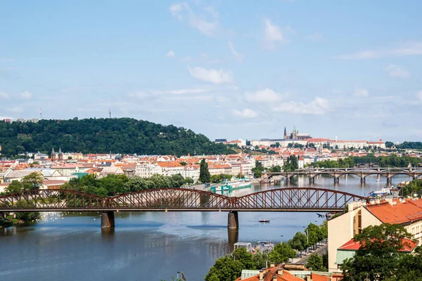 Prague República Checa Maio 2016 Uma Ponte Ferroviária Sobre Rio — Fotografia de Stock