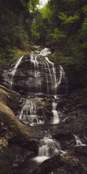 Een Verticaal Schot Van Een Moss Glen Falls Stowe Vermont — Stockfoto