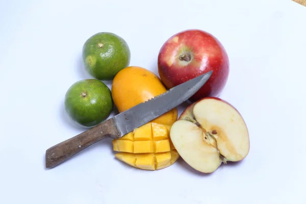 Apple Mango Citrus Limetta Knife Isolated White Background — стоковое фото