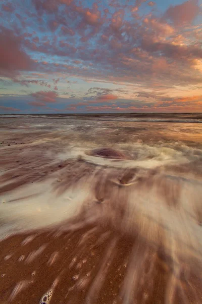 Uma Cena Tirar Fôlego Belo Pôr Sol Com Céu Colorido — Fotografia de Stock