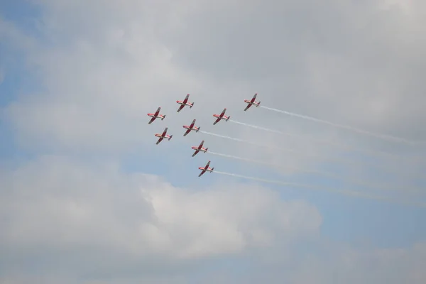 Beau Plan Huit Avions Guerre Dans Ciel Allant Dans Même — Photo