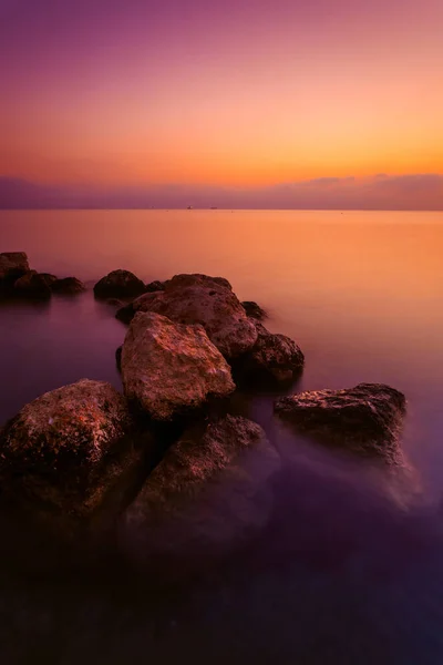 Dramatik Günbatımında Güzel Bir Deniz — Stok fotoğraf