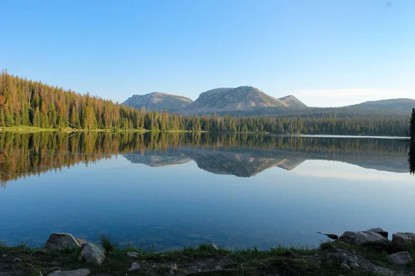 Magnificent Scenery Bald Mountain Reflecting Mirror Lake Surface Utah Usa — Foto Stock