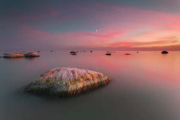 Dramatik Günbatımında Güzel Bir Deniz — Stok fotoğraf