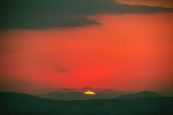 Eine Silhouette Von Hügeln Sonnenuntergang — Stockfoto
