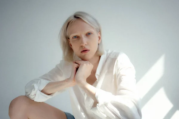Attractive Russian Blonde Female Wearing White Shirt Posing Studio — Stock Photo, Image