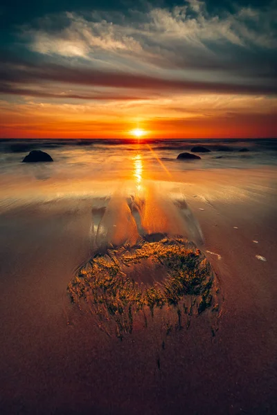 Beautiful View Bright Orange Sunset Sky Tranquil Baltic Sea Lithuania — Fotografia de Stock