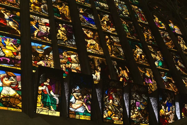 Milano Italia Syys 2019 Milanon Katedraalin Ainutlaatuinen Kaunis Lasimaalaus Italiassa — kuvapankkivalokuva
