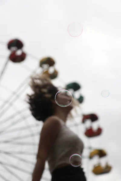 Young Female Jumping Victory Park Ferris Wheel Background Yerevan Armenia — Stock Photo, Image