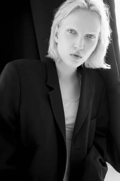 Vertical Grayscale Shot Attractive Russian Female Model Wearing Suit Posing — Stock Photo, Image