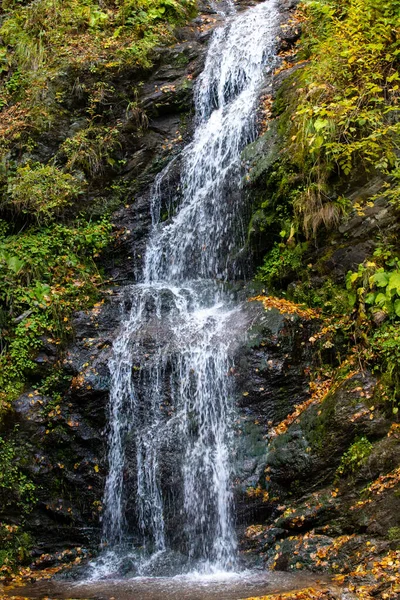 Cachoeira Cheilor Aldeia Cormaia Roménia — Fotografia de Stock