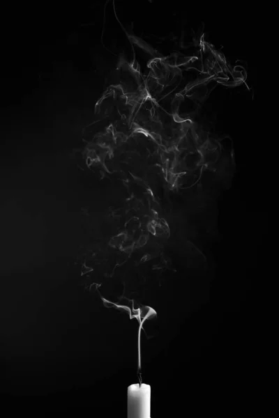 Vertical Shot Smoke Extinguished Candle Isolated Black Background — Fotografia de Stock