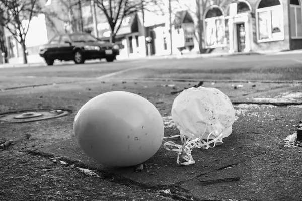 インディアナ州ブルーミントンにある2つの古い気球 — ストック写真