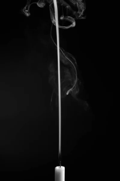 Vertical Shot Smoke Extinguished Candle Isolated Black Background — Foto de Stock