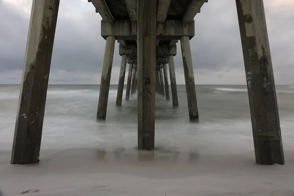 フロリダ州ペンサコーラビーチの桟橋の閉鎖ショット — ストック写真