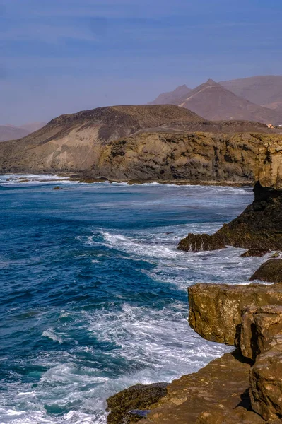 Eine Vertikale Aufnahme Einer Wunderschönen Strandlandschaft Auf Fuerteventura — Stockfoto