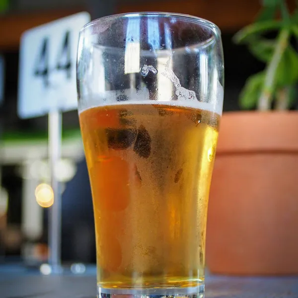 Adelaide Australia Lut 2020 Selektywne Zimne Piwo Pubie — Zdjęcie stockowe
