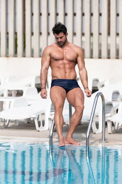 Mladých Zdravých Dobře Vypadající Macho Muž Model Sportovec Plavecký Venkovní — Stock fotografie