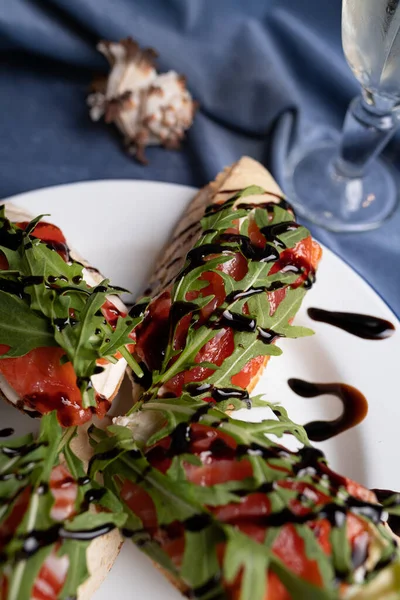 Closeup Shot Bruschettas Plate Restaurant — Stock Photo, Image