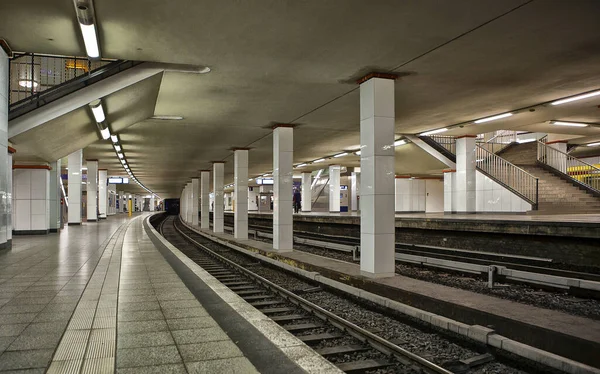 Una Vista Interna Una Stazione Della Metropolitana Sotterranea — Foto Stock