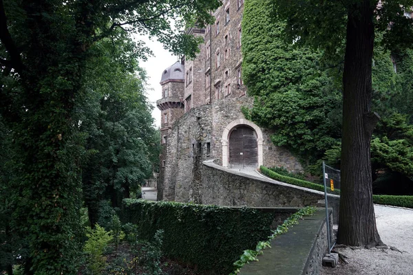 Una Vista Panorámica Antiguo Castillo Rodeado Naturaleza — Foto de Stock