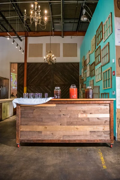 Vertical Shot Mixed Modern Vintage Interior Restaurant Bar Desk — Stok Foto