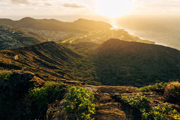夏威夷瓦胡岛Koko Crater植物园日落美景迷人 — 图库照片