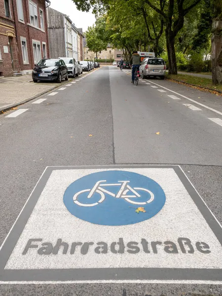 Aachen Γερμανία Οκτ 2021 Κάθετη Βολή Δρόμου Ένδειξη Ποδηλατοδρόμου Στην — Φωτογραφία Αρχείου