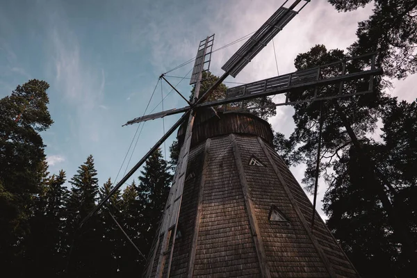 Low Angle Shot Windmill Surrounded Trees — Stock Photo, Image