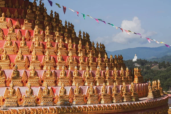 Closeup Buddha Carvings Covered Gold Shrine Wat Chomkao Manilat Huay — ストック写真