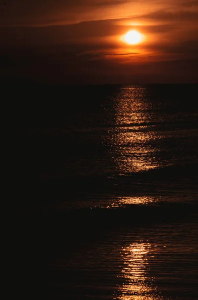 Vertical Shot Reflective Sea Sunset Sky Florida — Fotografia de Stock