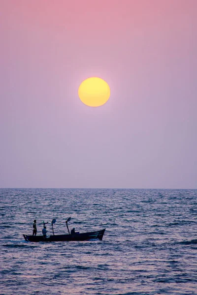 Beautifulsunset Floating Fishing Boat Sea — Stockfoto