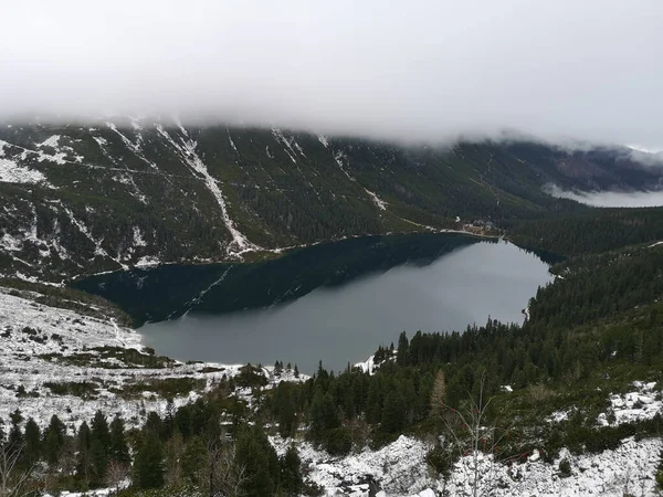 Paysage Montagne Avec Lac Miroir Par Une Soirée Nuageuse Pologne — Photo