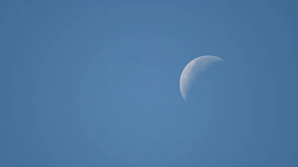 View Daylight Moon Blue Sky Oahu Hawaii Right Hand — Stock Photo, Image