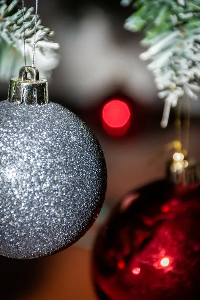 Vertical Shot Balls Hanging Christmas Tree — Fotografia de Stock