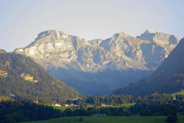 Beautiful View Village Mountains Sarnen Switzerland — Zdjęcie stockowe