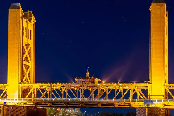 Sacramento Estados Unidos Marzo 2021 Primer Plano Del Puente Iluminado —  Fotos de Stock