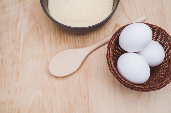 White Eggs Dark Gray Bowl Wholegrain Flour Worn Wooden Background — ストック写真