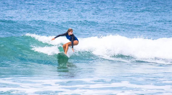 Florianopolis Brazil Apr 2019 Surfer Bij Het Mole Beach Het — Stockfoto