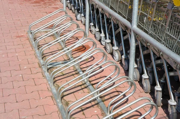 Closeup Row Bicycle Racks Park — ストック写真