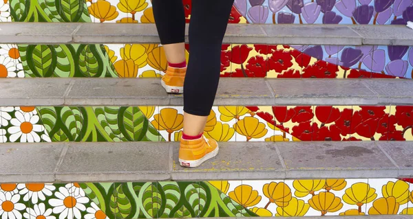 Malaga Spa Ekim 2021 Renkli Bir Merdiven Tırmanma Basamakları — Stok fotoğraf