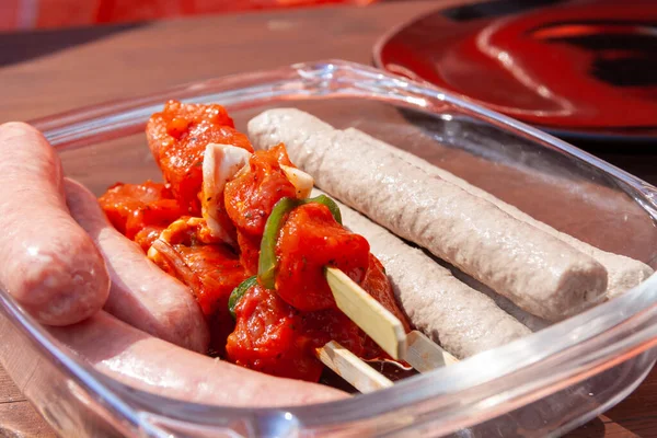 Closeup Delicious Barbeque Marinating Sausages Next — Stok fotoğraf