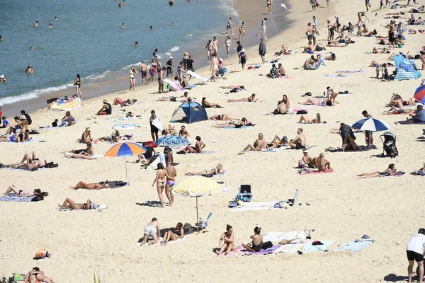 Sydney Australia 2021 Una Hermosa Vista Muchas Personas Playa Coogee — Foto de Stock