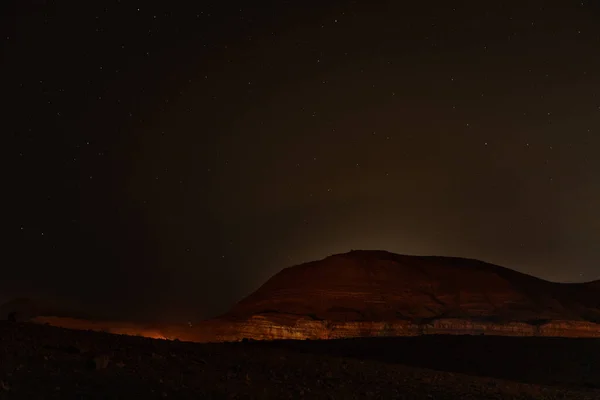 Piękny Gwiaździsty Nocy Czarny Niebo Krajobraz Jasnych Górach — Zdjęcie stockowe