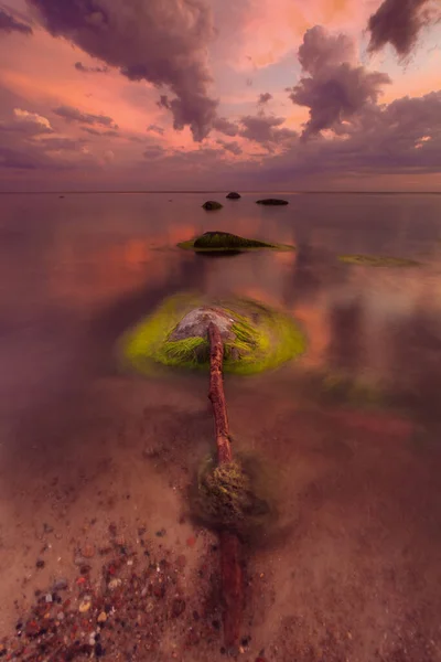 Litvanya Nın Baltık Denizi Kıyısındaki Güzel Günbatımının Dikey Görüntüsü — Stok fotoğraf