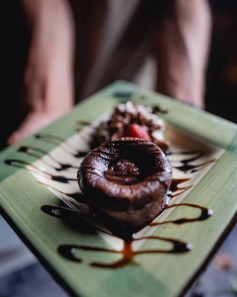 Vertical Selective Focus Shot Delicious Donut Syrup Lozenge Shaped Ceramic — Stock Photo, Image